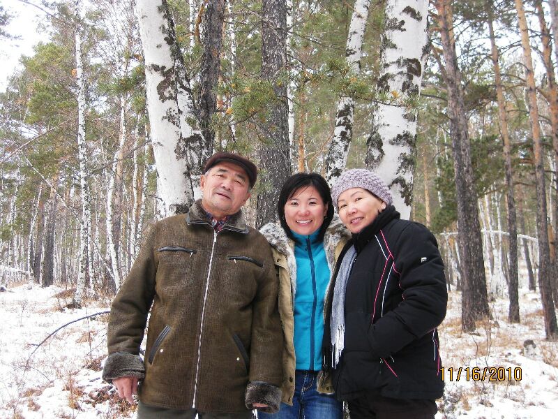 With parents.jpg (161270 bytes)