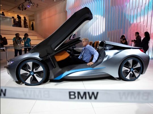 BMW Spyder.jpg (42752 bytes)